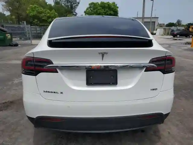 5YJXCDE20HF067847 2017 TESLA MODEL X-5