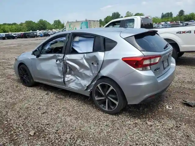4S3GTAA65J3750251 2018 SUBARU IMPREZA-1