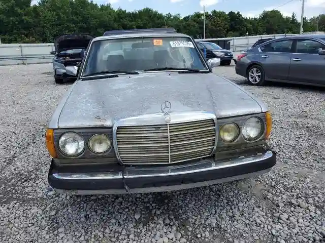 WDBAB33A9EA031137 1984 MERCEDES-BENZ 300-CLASS-4
