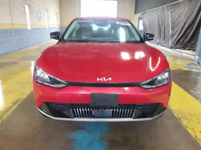 KNDC34LA9R5614058 2024 KIA EV6 LIGHT-4
