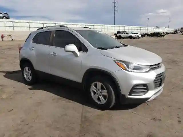KL7CJPSB1JB550702 2018 CHEVROLET TRAX-3