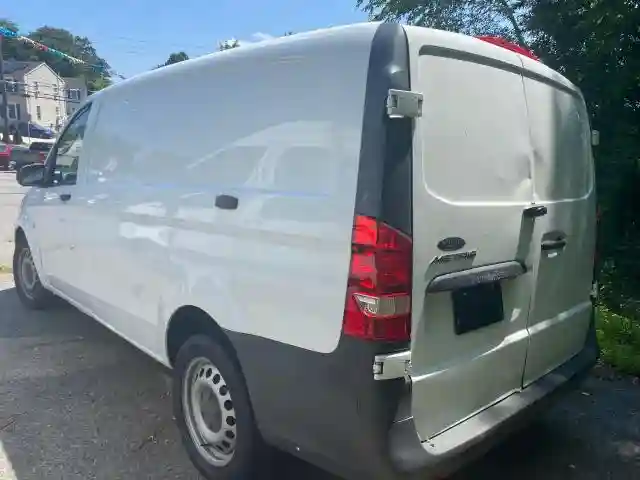 WD3PG2EA7H3321XXX 2017 MERCEDES-BENZ METRIS-2