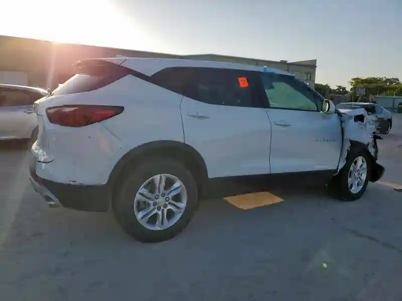 3GNKBBRA2MS538506 2021 CHEVROLET BLAZER-2