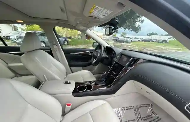 JN1EV7AP5KM512847 2019 INFINITI Q50-4