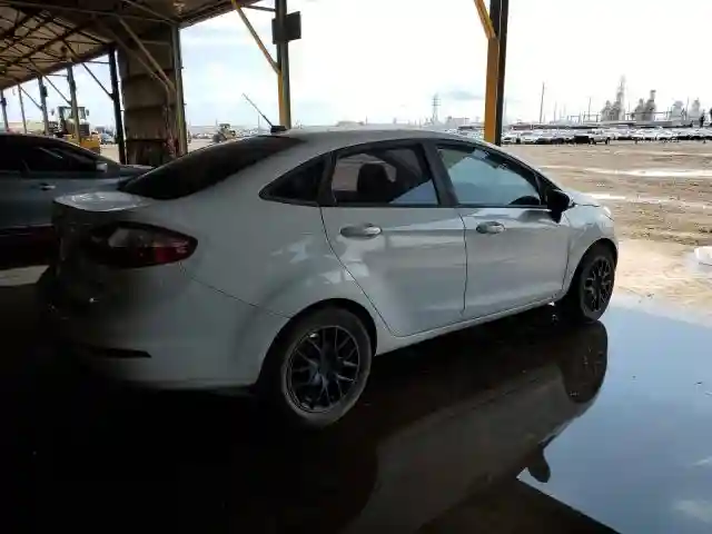 3FADP4AJ2GM205439 2016 FORD FIESTA-2
