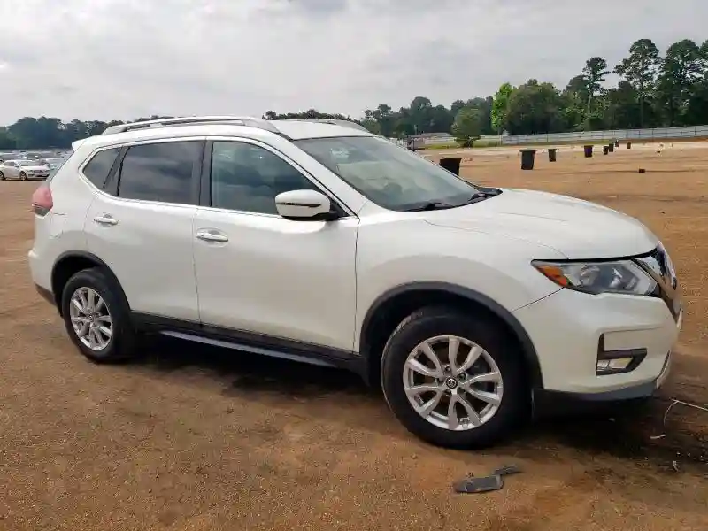 5N1AT2MV1JC777571 2018 NISSAN ROGUE-3