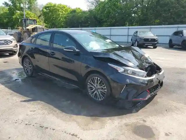 3KPF54AD3PE605930 2023 KIA FORTE-3