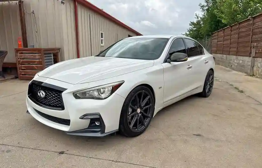 JN1EV7APXJM359784 2018 INFINITI Q50-1