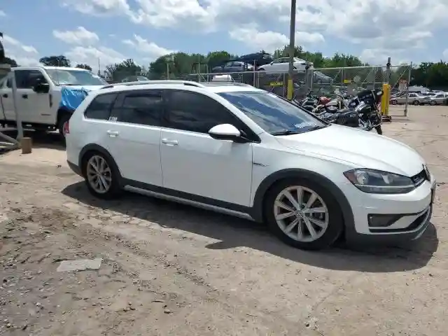 3VWH17AU3JM757402 2018 VOLKSWAGEN GOLF-3