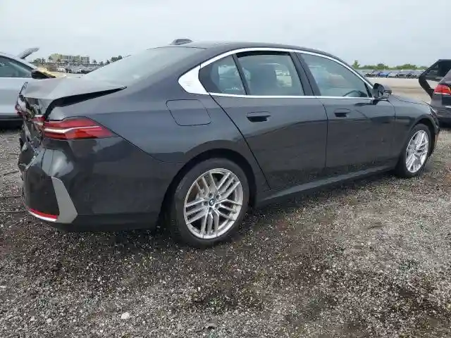 WBA43FJ03SCU25866 2025 BMW 5 SERIES-2