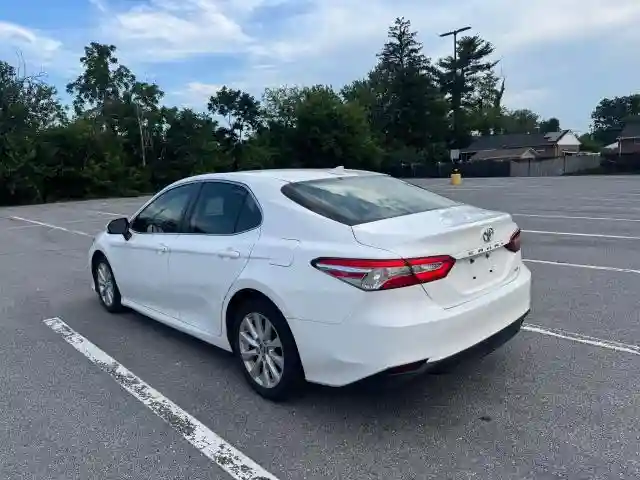 4T1B11HK8KU242401 2019 TOYOTA CAMRY-2