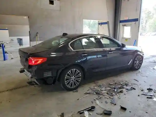 WBAJE7C56JWC57314 2018 BMW 5 SERIES-2
