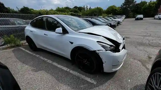 7SAYGDEF1NF436290 2022 TESLA MODEL Y-0