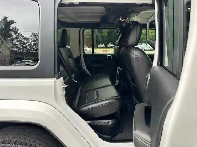 1C4JJXP63PW699068 2023 JEEP WRANGLER-4
