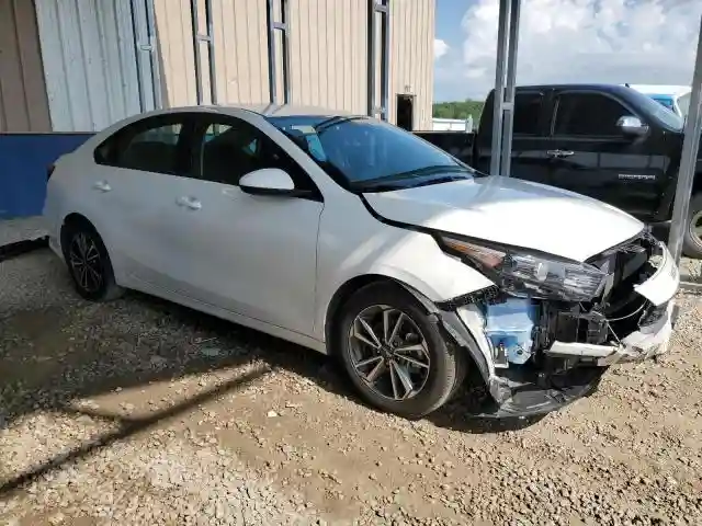 3KPF24AD0RE807958 2024 KIA FORTE-3