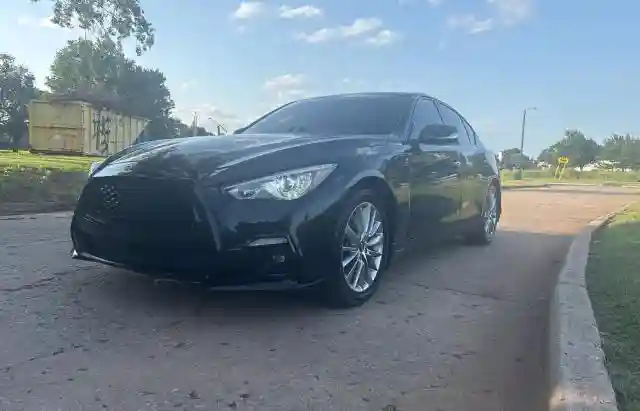 JN1EV7AP4JM590552 2018 INFINITI Q50-1