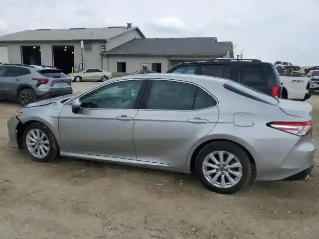 4T1B11HK0JU612741 2018 TOYOTA CAMRY-1