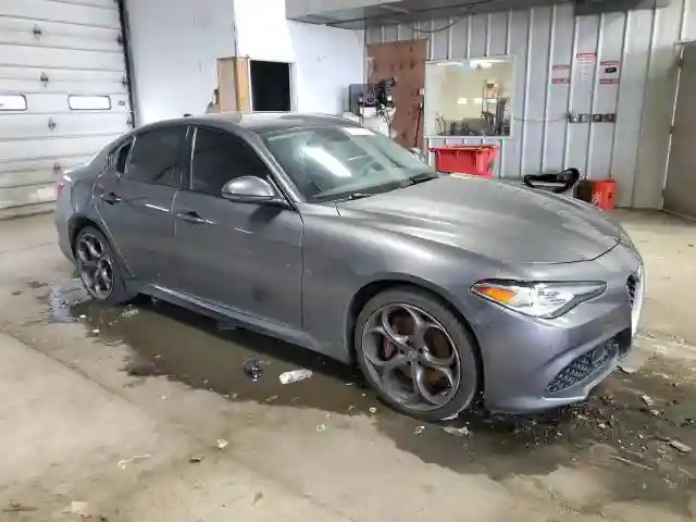 ZARFAEEN9H7561895 2017 ALFA ROMEO GIULIA-3