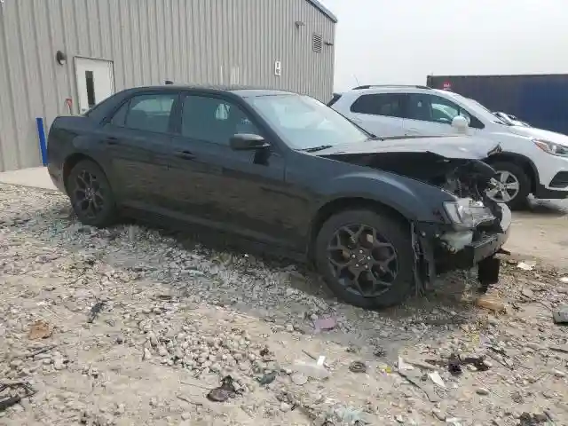 2C3CCAGG5KH611013 2019 CHRYSLER 300-3