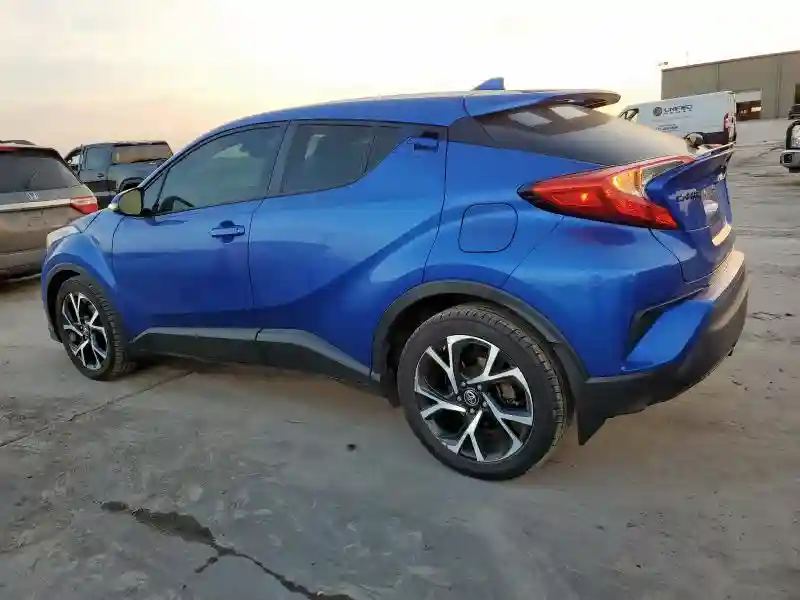 NMTKHMBX7JR004448 2018 TOYOTA C-HR-1