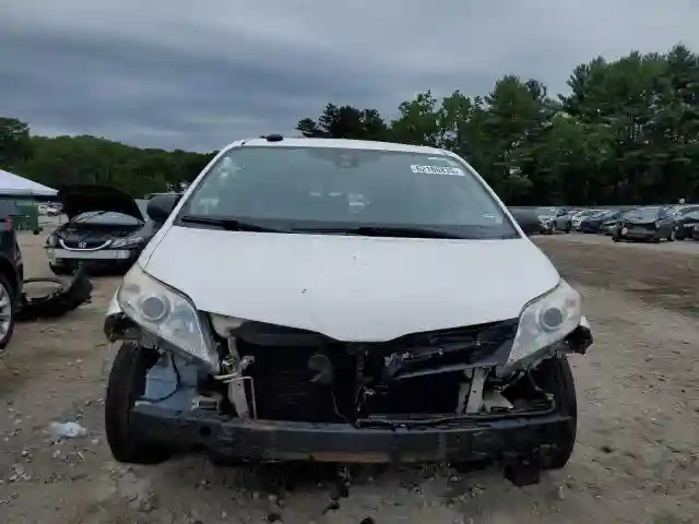 5TDZZ3DC4JS943140 2018 TOYOTA SIENNA-4