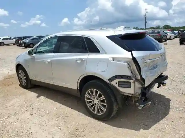 1GYKNBRS6HZ196070 2017 CADILLAC XT5-1