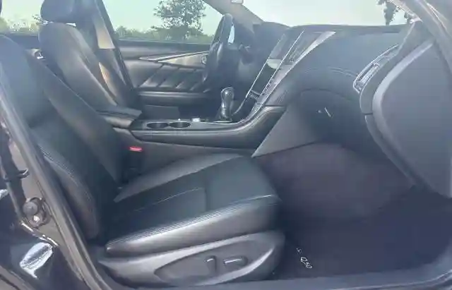 JN1EV7AP4JM590552 2018 INFINITI Q50-4