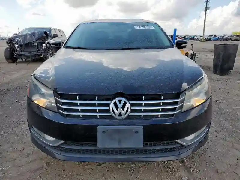 1VWCV7A38FC071841 2015 VOLKSWAGEN PASSAT-4