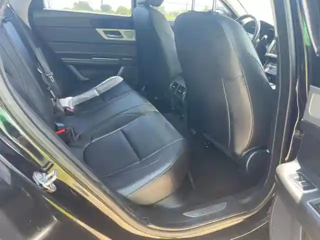 SAJBS4FXXJCY70760 2018 JAGUAR XF-5
