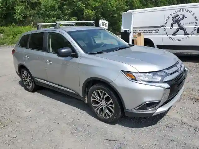 JA4AZ3A30JJ004608 2018 MITSUBISHI OUTLANDER-3