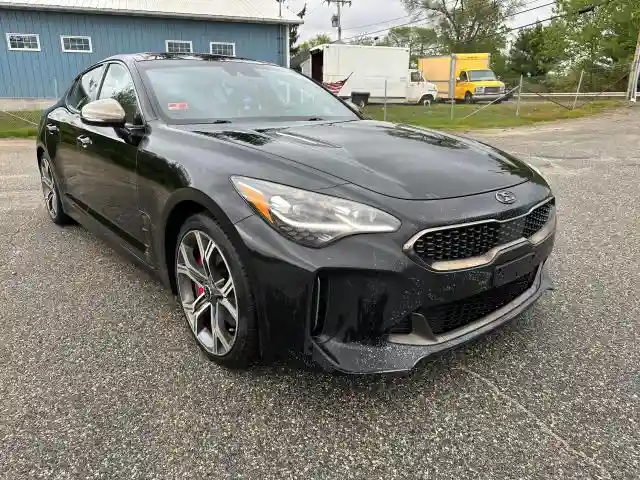 KNAE55LC1J6025365 2018 KIA STINGER-1