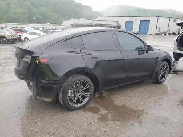 7SAYGDED9RF195941 2024 TESLA MODEL Y-2