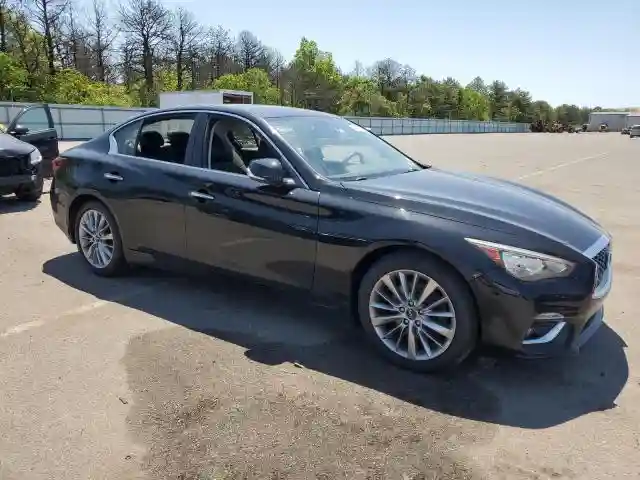 JN1EV7AR7JM435415 2018 INFINITI Q50-3