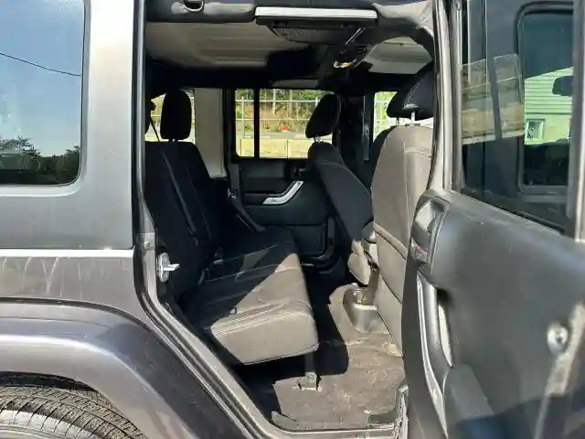 1C4HJWEG4HL661050 2017 JEEP WRANGLER-4