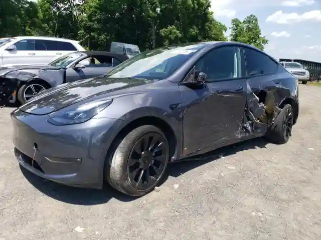 7SAYGAEE3PF874317 2023 TESLA MODEL Y-0