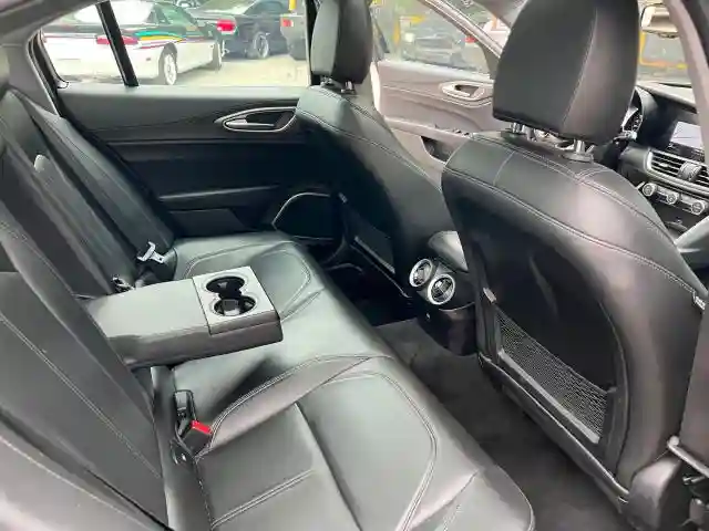 ZARFAEEN9H7544398 2017 ALFA ROMEO GIULIA-5