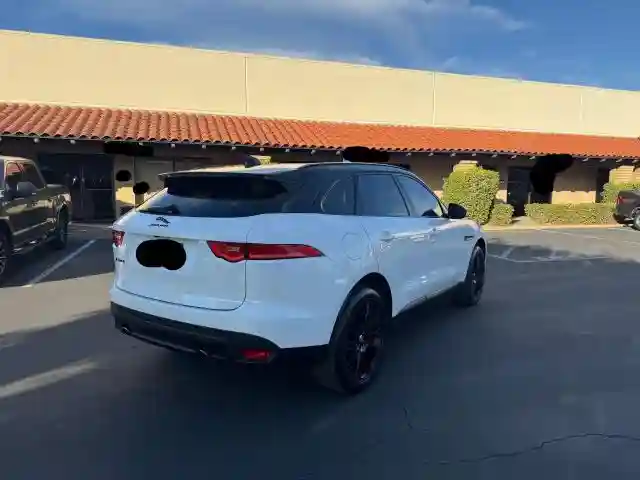 SADCJ2FX2KA610557 2019 JAGUAR F-PACE-3