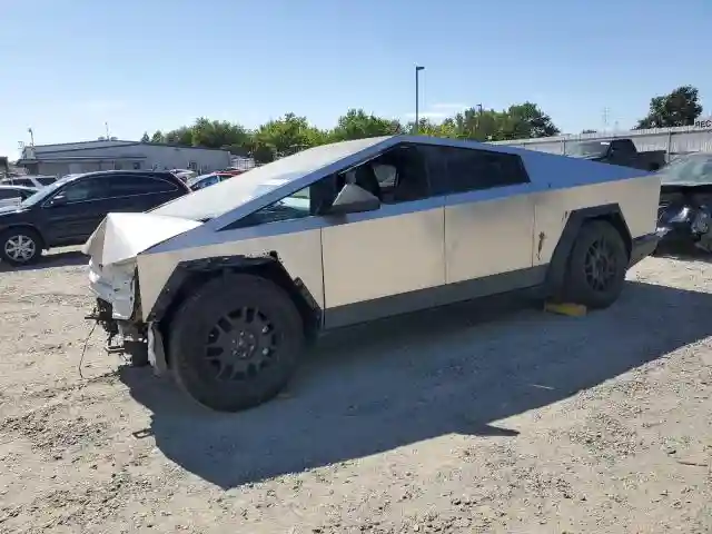 7G2CEHEDXRA010522 2024 TESLA CYBERTRUCK-0