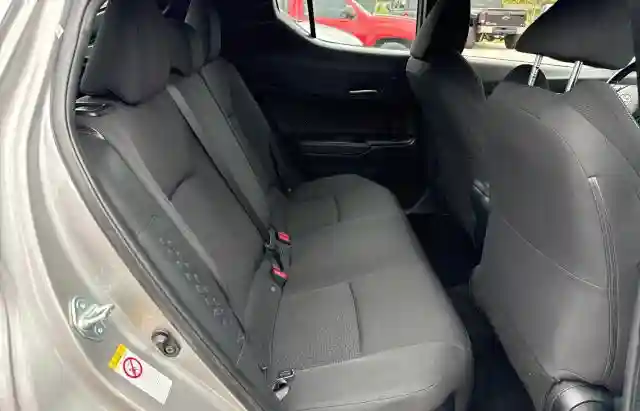 NMTKHMBXXJR048041 2018 TOYOTA C-HR-5