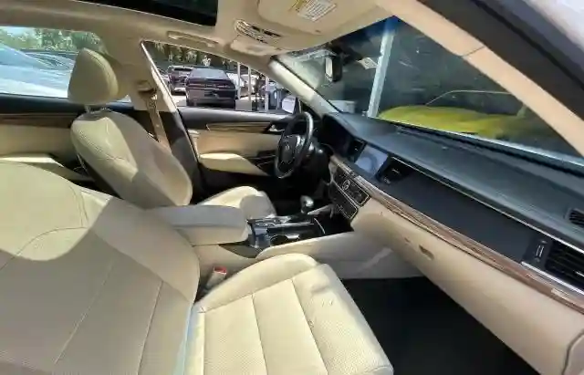 KNALC4J1XH5063296 2017 KIA CADENZA-4