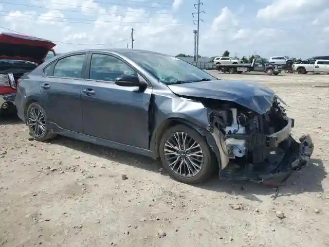 3KPF54AD1RE719296 2024 KIA FORTE-3
