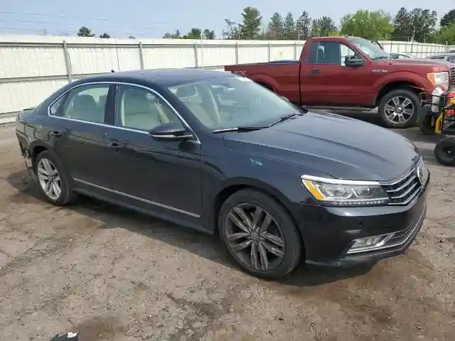 1VWCT7A3XHC044472 2017 VOLKSWAGEN PASSAT-3