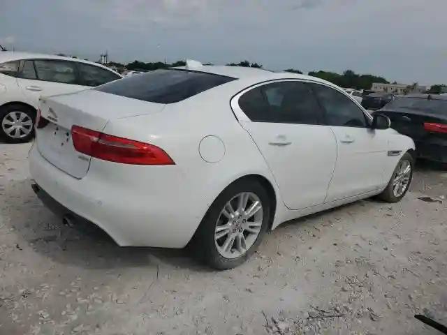 SAJAD4BG2HA965959 2017 JAGUAR XE-2