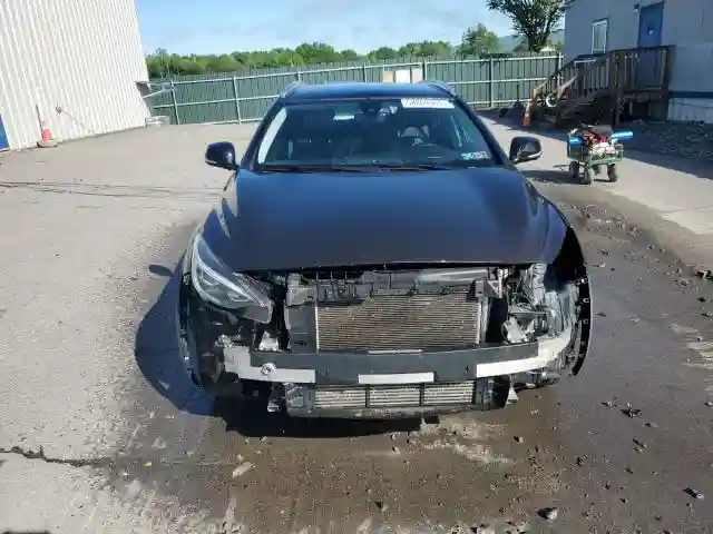 SJKCH5CR8KA006894 2019 INFINITI QX30-4