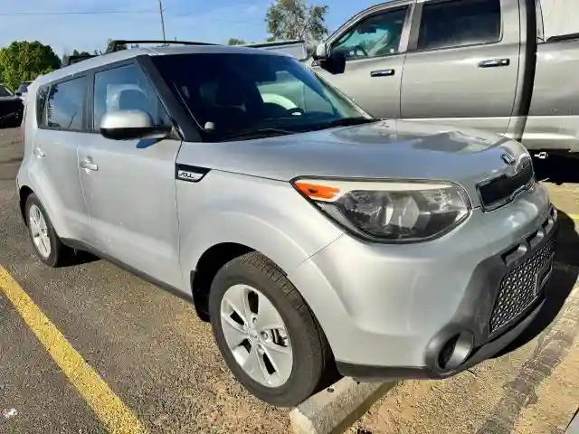KNDJN2A20F7795780 2015 KIA SOUL-0