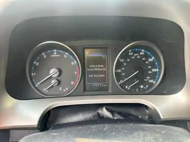 JTMBFREV2JD227264 2018 TOYOTA RAV4-5