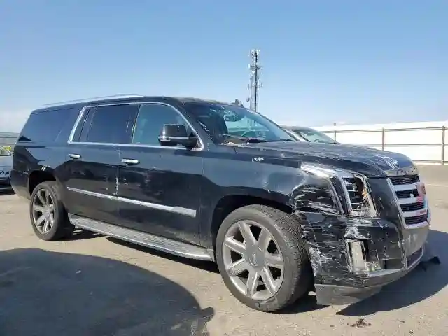 1GYS3HKJ0JR102104 2018 CADILLAC ESCALADE-3