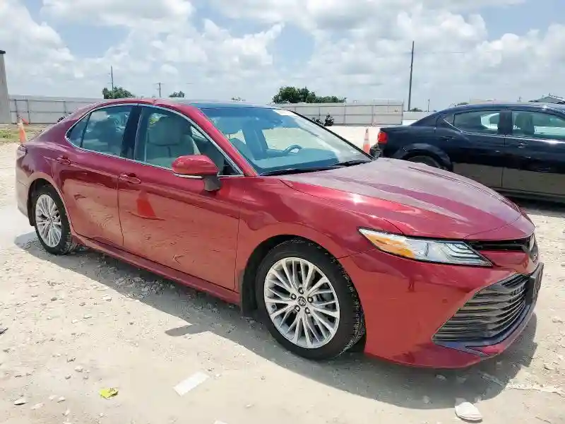 4T1BZ1HK8JU505073 2018 TOYOTA CAMRY-3