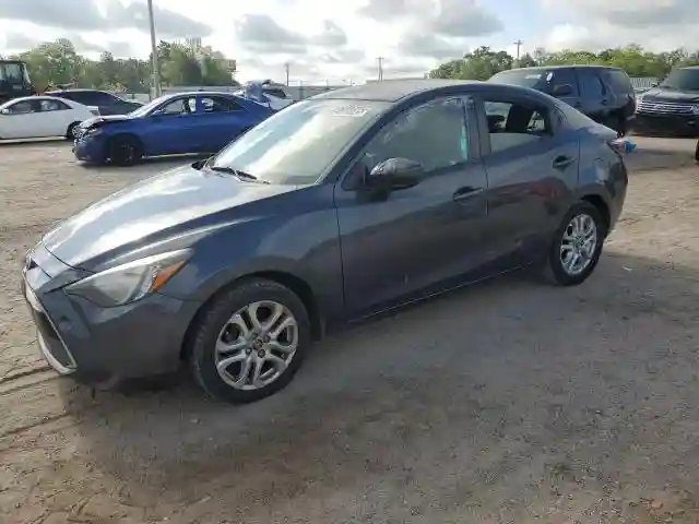 3MYDLBYV4HY167582 2017 TOYOTA YARIS-0