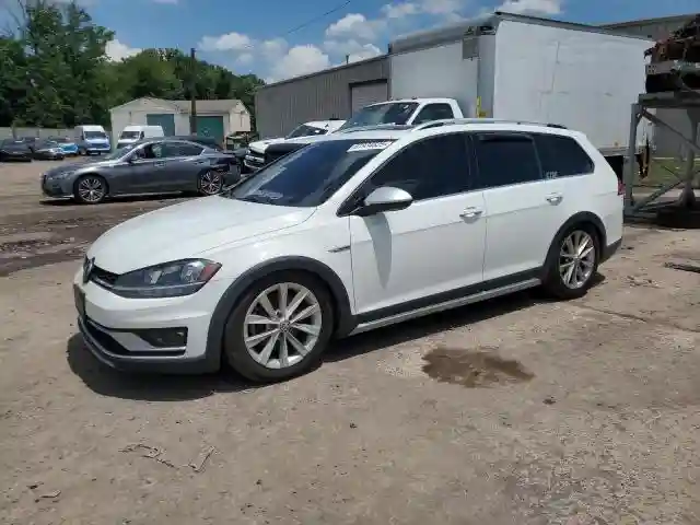 3VWH17AU3JM757402 2018 VOLKSWAGEN GOLF-0